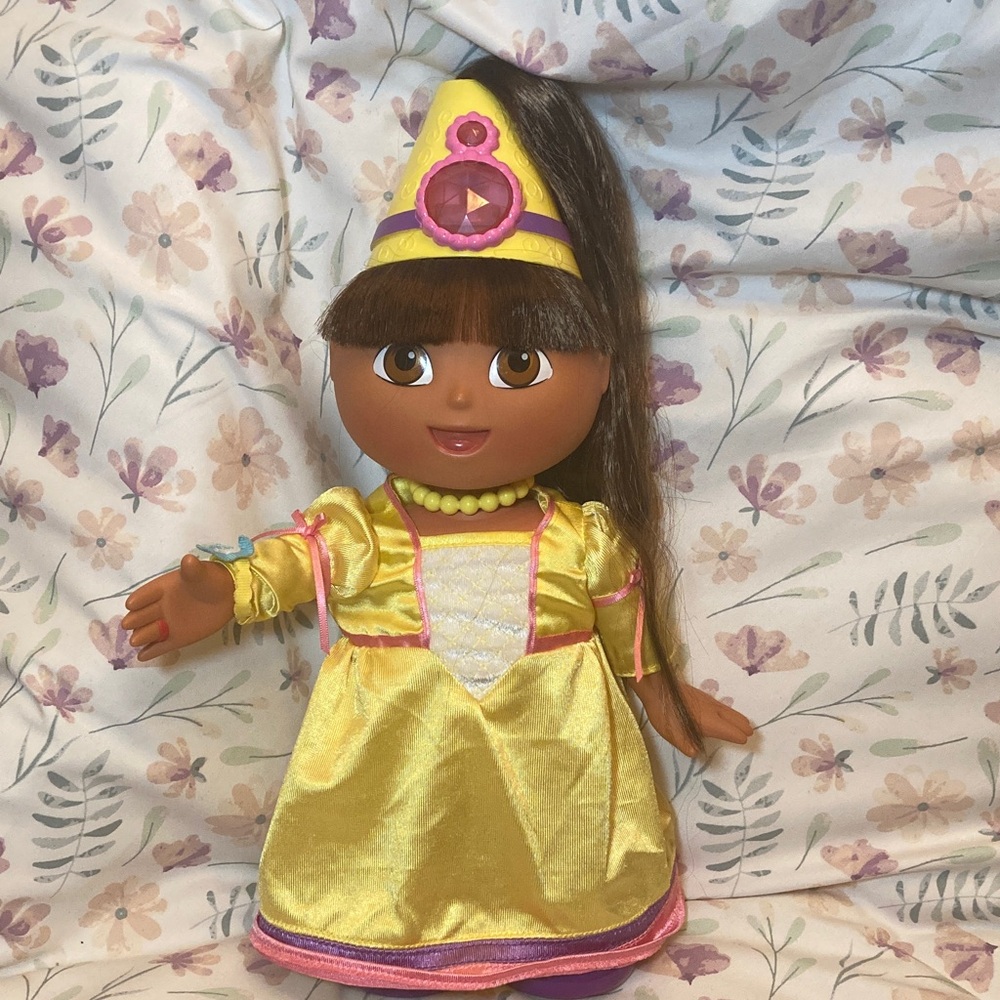 Vintage 2003 Dora The Explorer Princess Long Hair Growing Talking  Doll